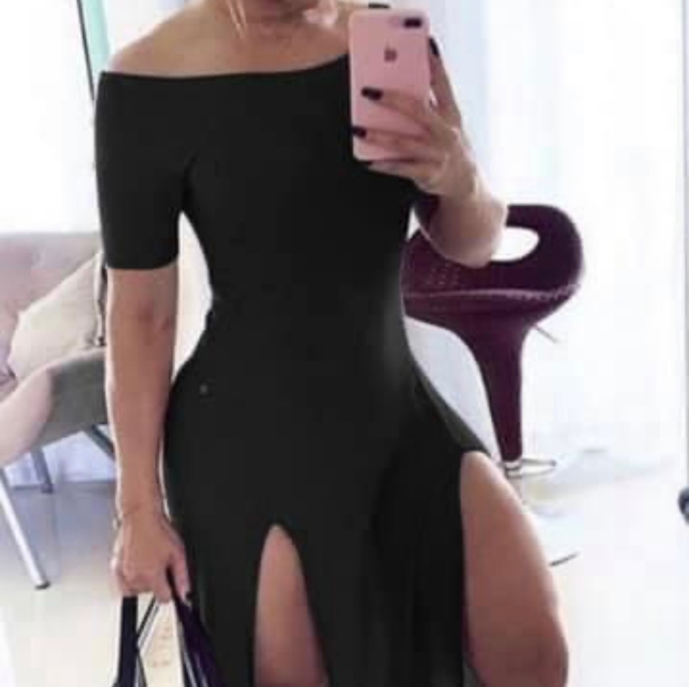 Off the shoulder Black Maxi Dress